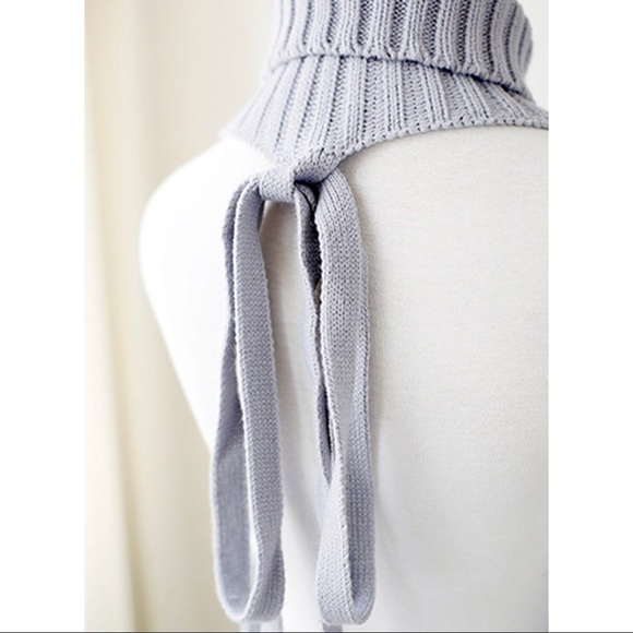 NEW! Backless Cable Knit Sweater - Picture 7 of 8